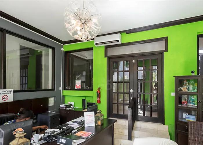 Silver Point Villa Hotel Christ Church
