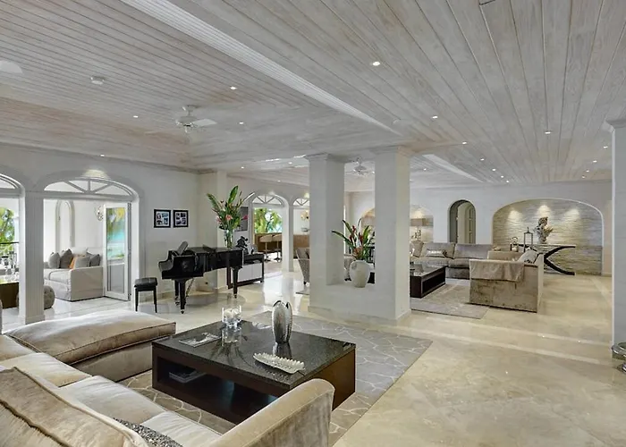 Firefly At Old Trees Villa Saint James