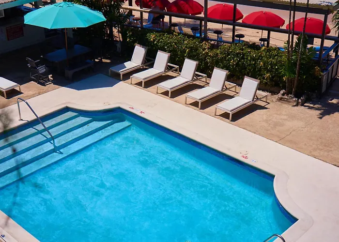 Tropical Sunset Beach Apartment Hotel Saint James